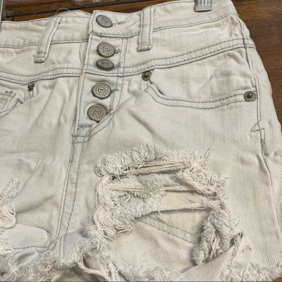 Aeropostale | Distressed Jegging Shorts - Picture 10 of 14